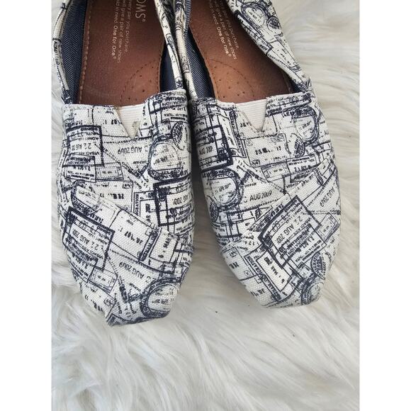 Toms Classic Passport Stamps Slip-on size 7.5W - Picture 2 of 5